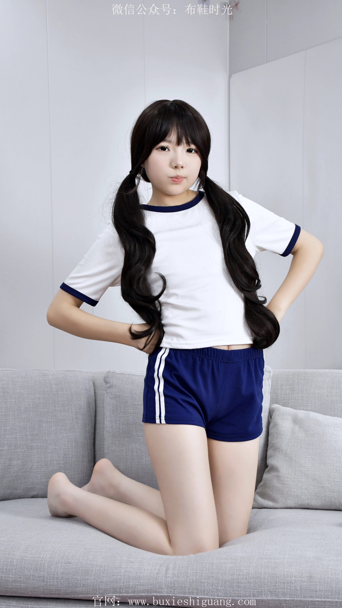 281/泡芙~【白袜轻扬】白袜衬腿柔，赤脚踏木诉清欢