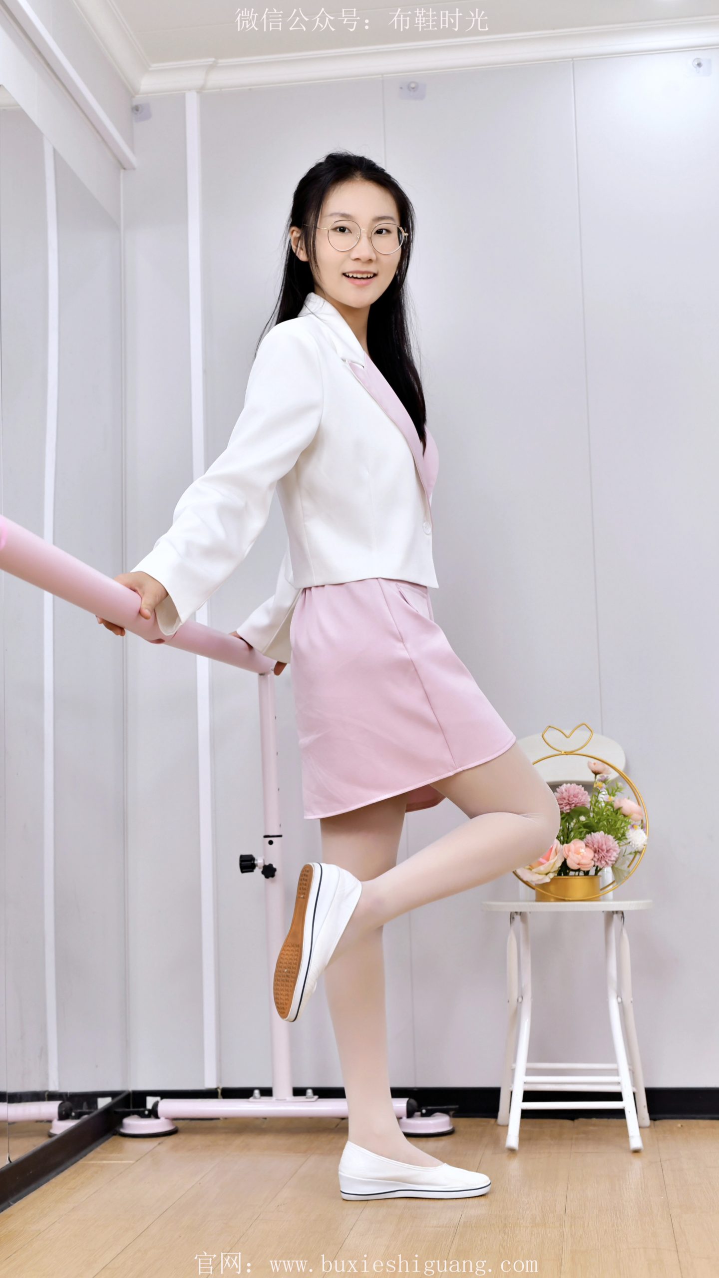 285/恰恰~【粉白雅韵】浅室粉白搭，丝足衬雅柔。