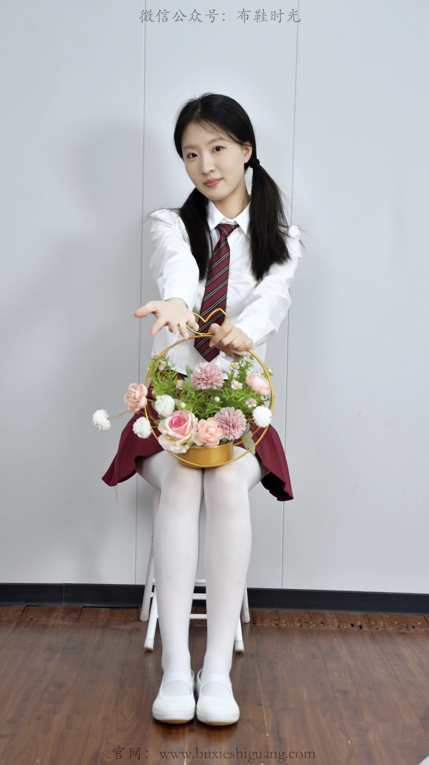 310/月月~【白袜轻扬】白袜映鞋，裙角轻扬，少女心事藏花间。