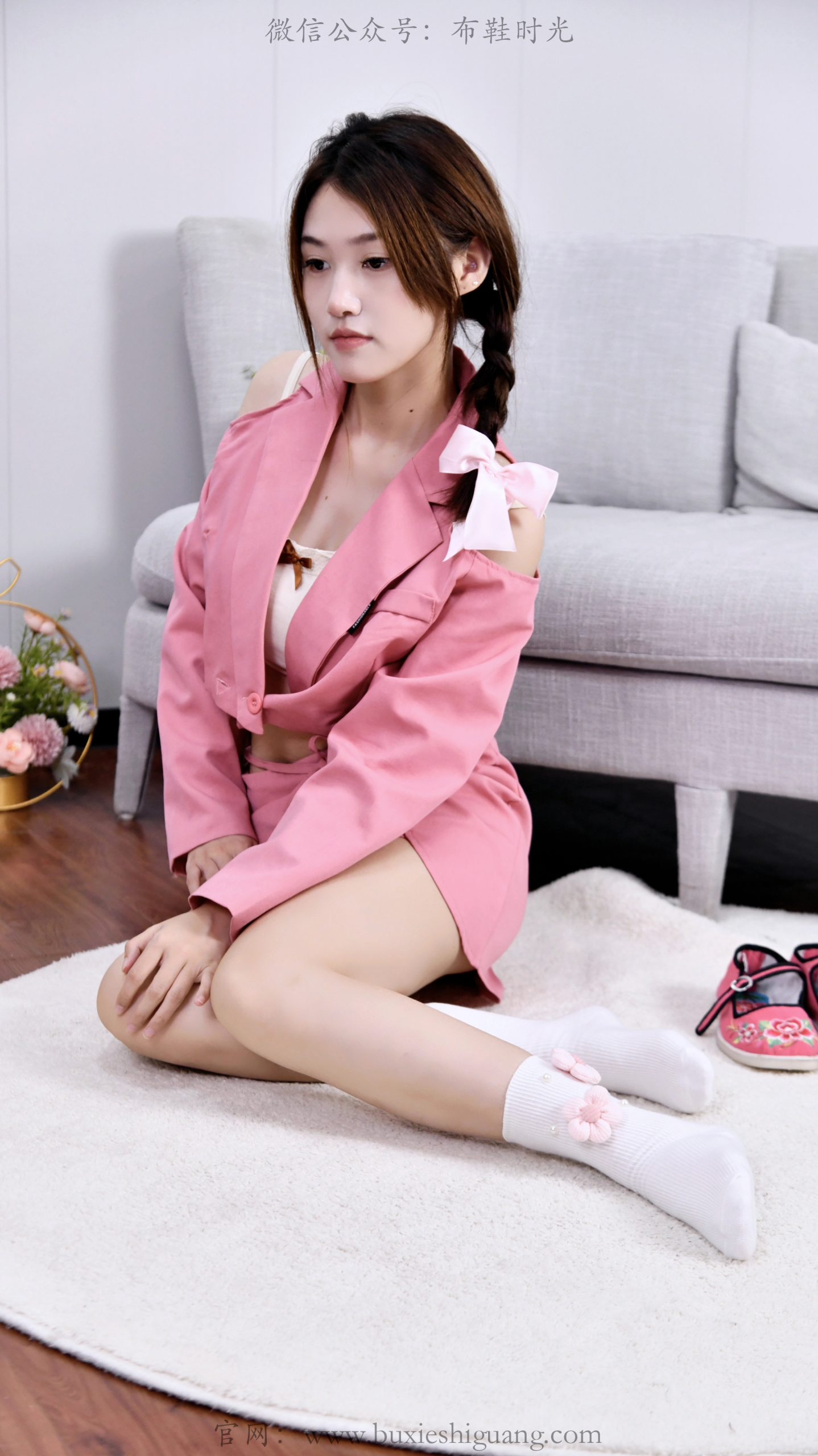 311/夏夏~【粉醺柔绪】微醺粉衣少女，赤足踏碎温柔。