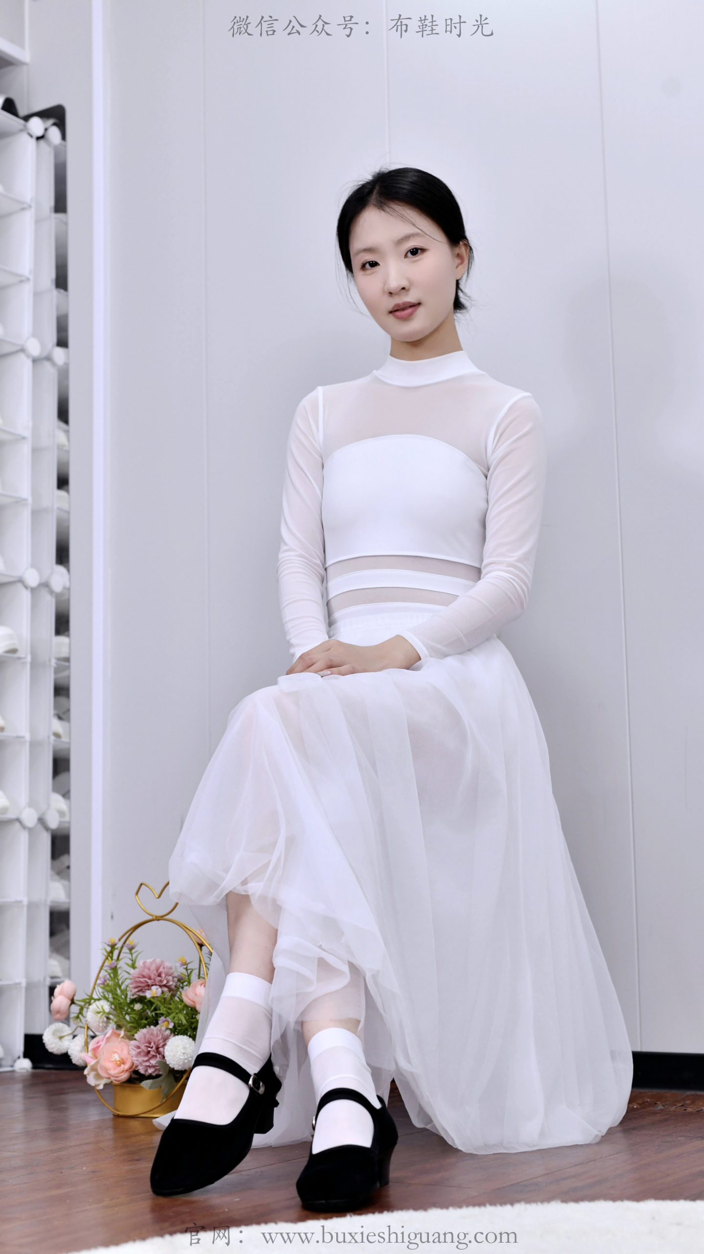 329/月月~【素履清姿】白纱映素袜，鞋履藏温柔，定格灵动足部瞬间。