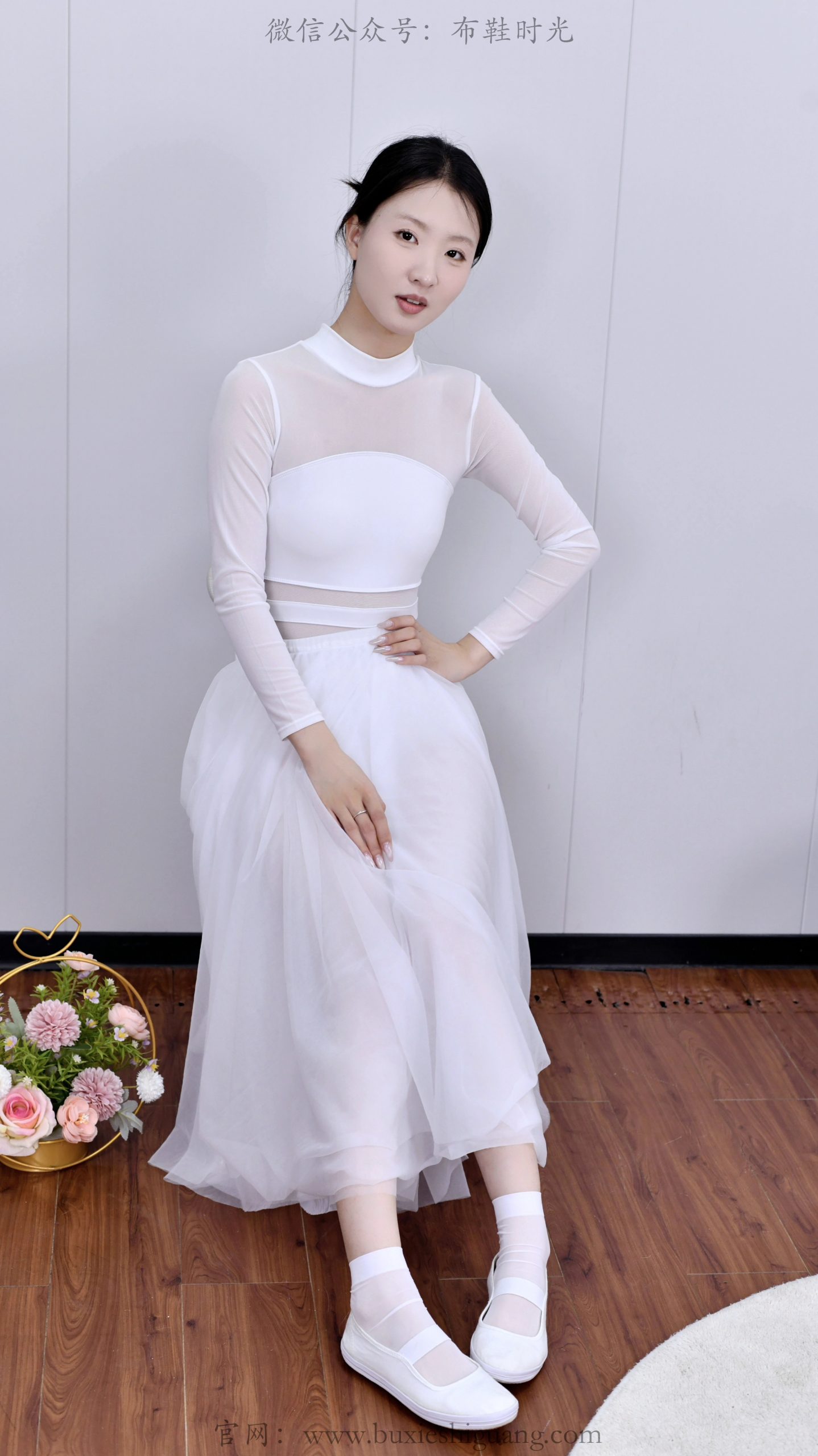 329/月月~【素履清姿】白纱映素袜，鞋履藏温柔，定格灵动足部瞬间。