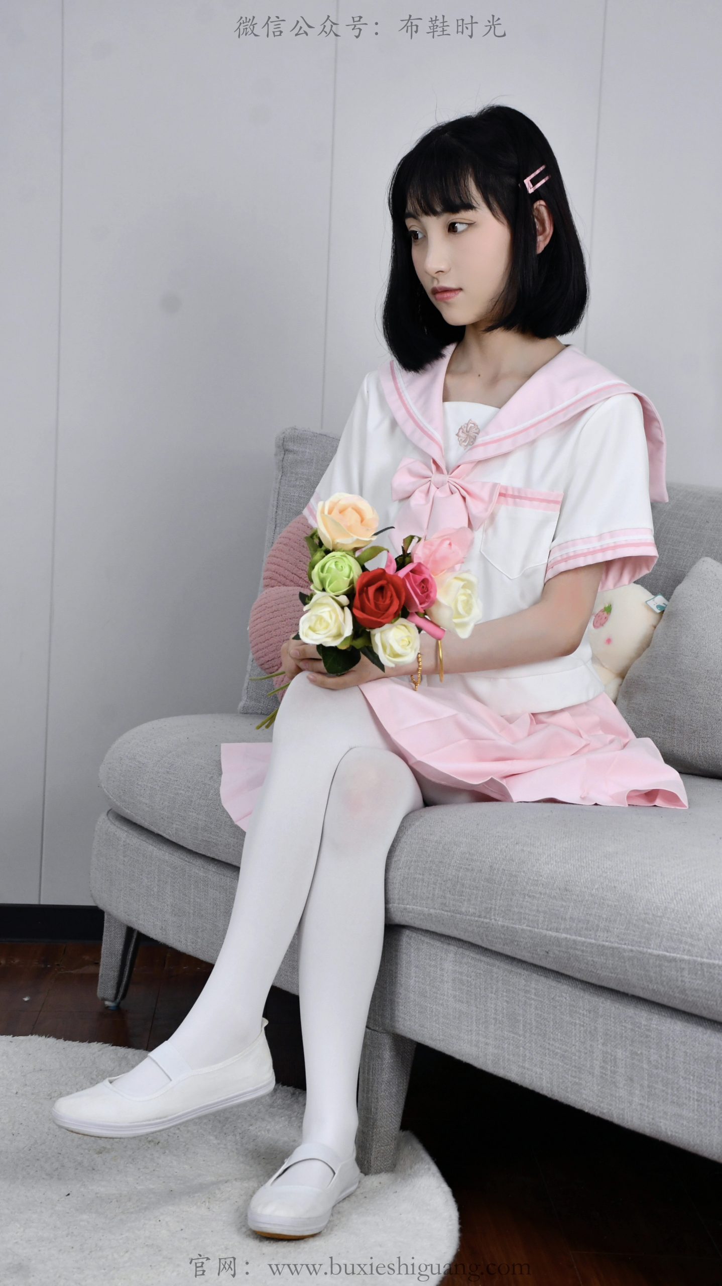 336/柒柒~【粉白JK】粉白水手服映柔光，白袜软鞋藏少女心事。