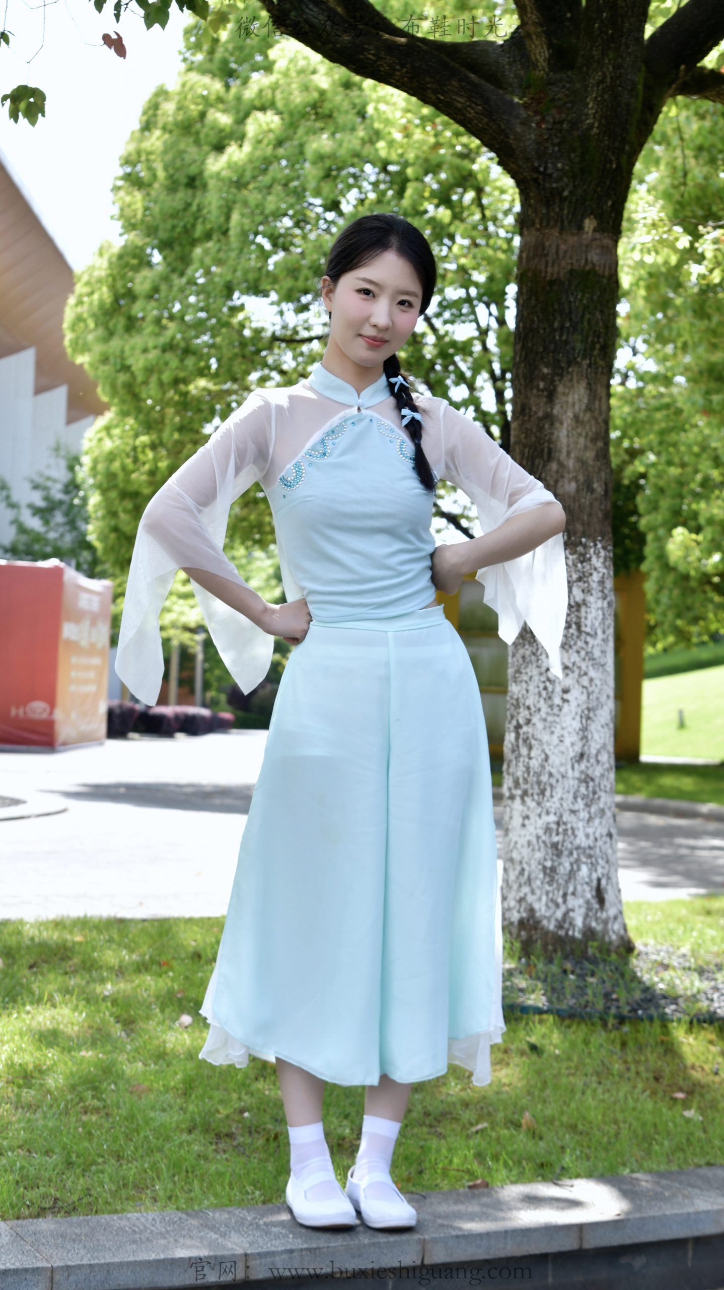344/月月~【国风清雅】清风拂翠影，新中式少女藏清雅古韵。