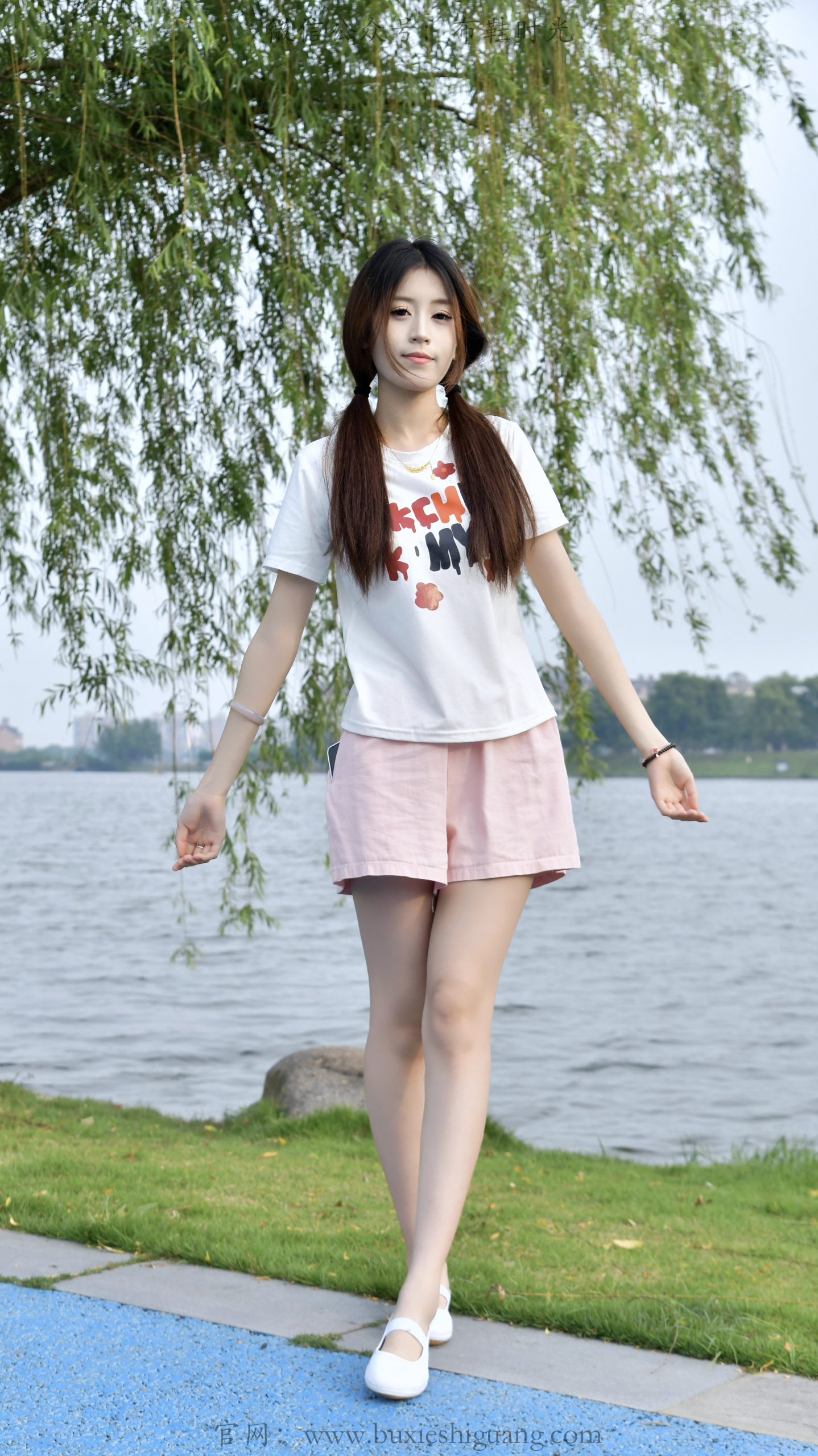 347/小清~【花间逐夏】柳下花田闲漫步，软履轻携夏日清甜。