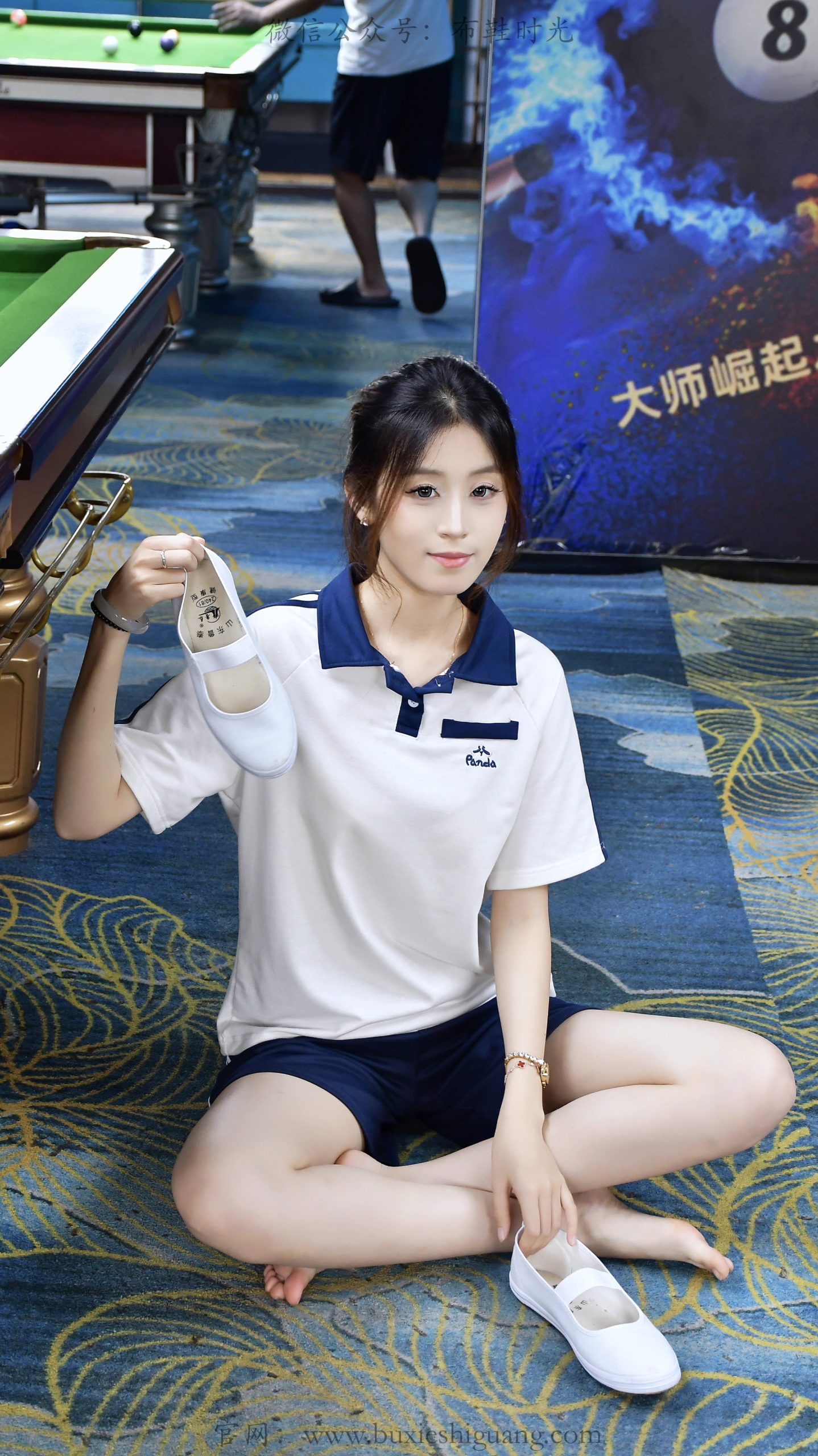 353/小清~【球厅清姿】校服少女执杆台球厅，白鞋白袜衬灵动日常。