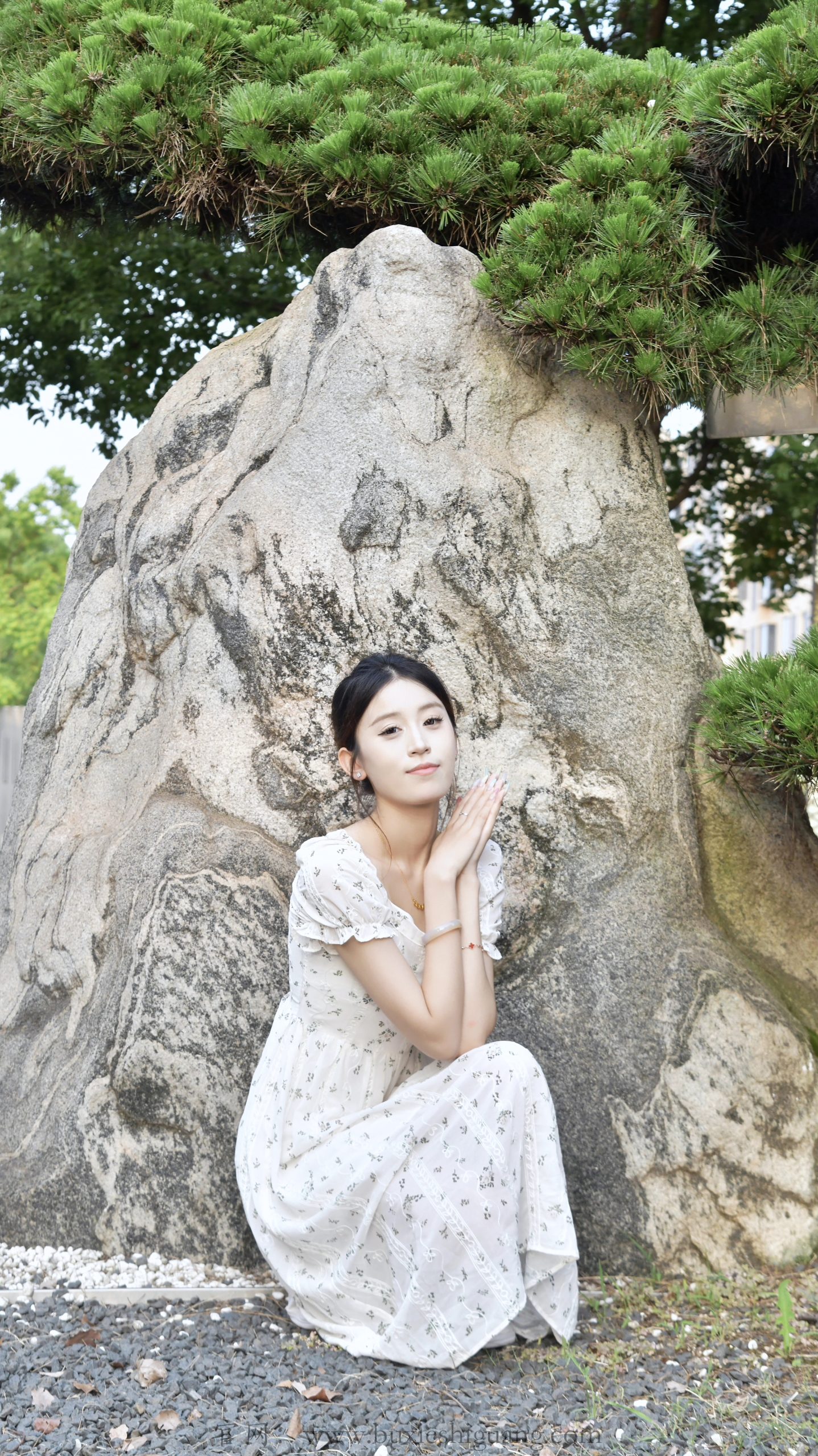 355/小清~【碎花闲庭】碎花长裙游园间，白鞋柔袜藏尽初夏温柔。