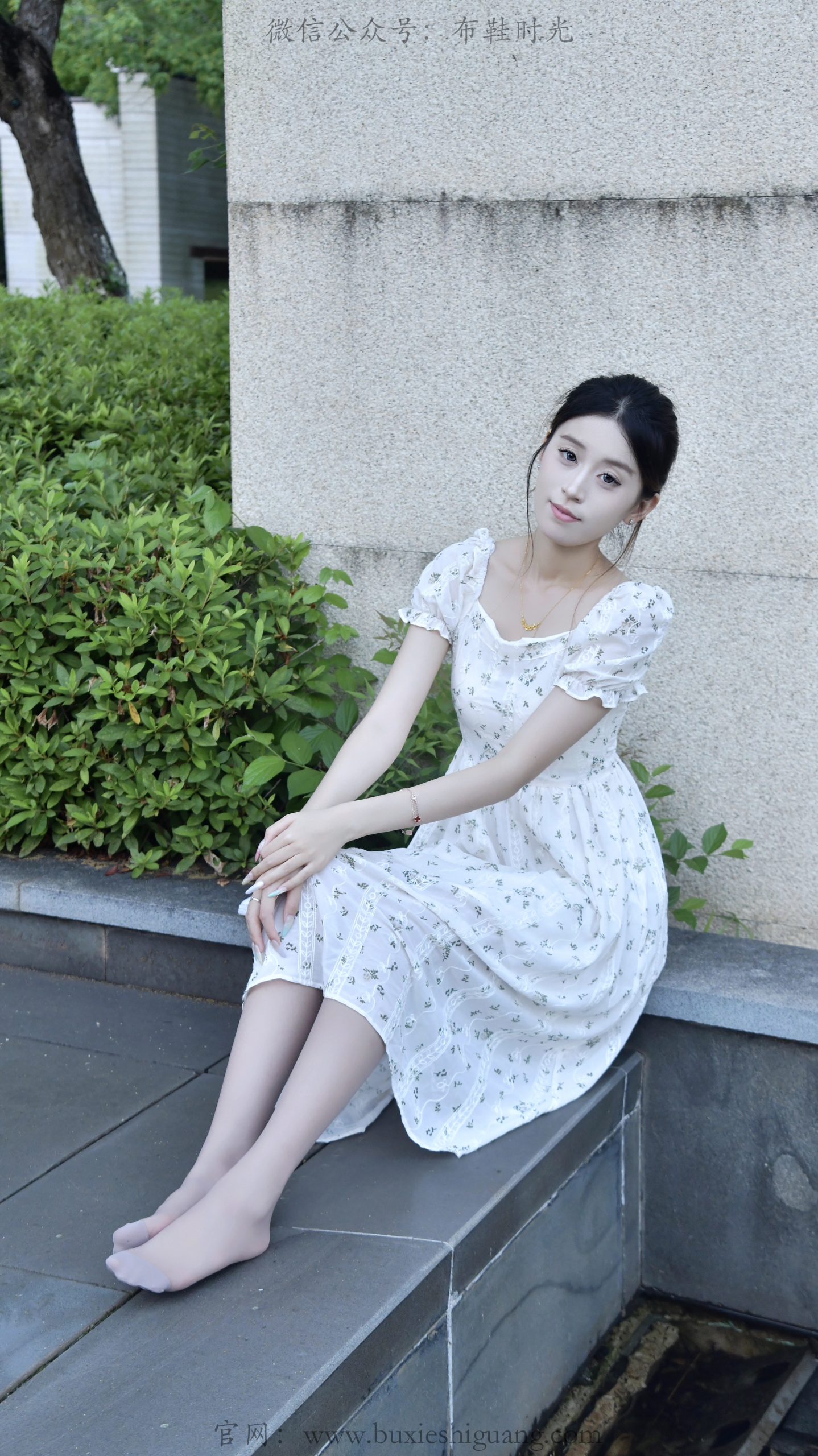 355/小清~【碎花闲庭】碎花长裙游园间，白鞋柔袜藏尽初夏温柔。