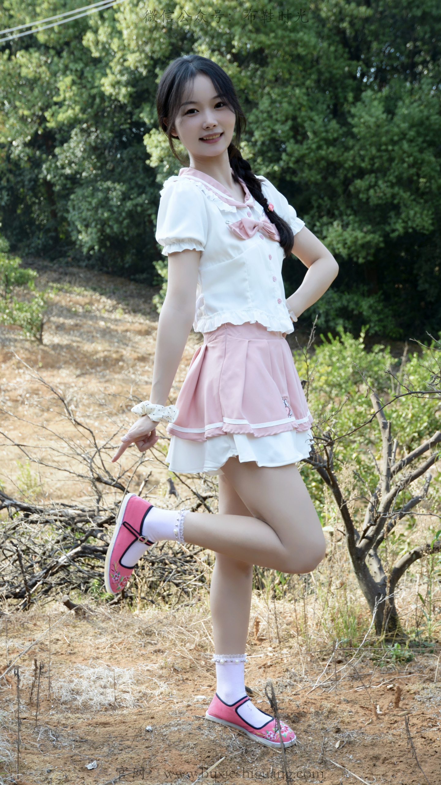 366/芸芸~【山野少女】林间踏野俏影灵动，鞋袜相伴尽享山野时光。