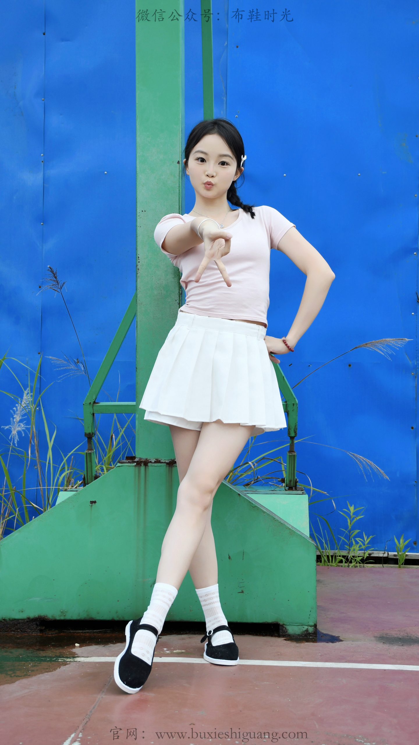 367/双双~【球场甜漾】撞色球场元气出镜，鞋袜相伴尽释少女鲜活朝气。
