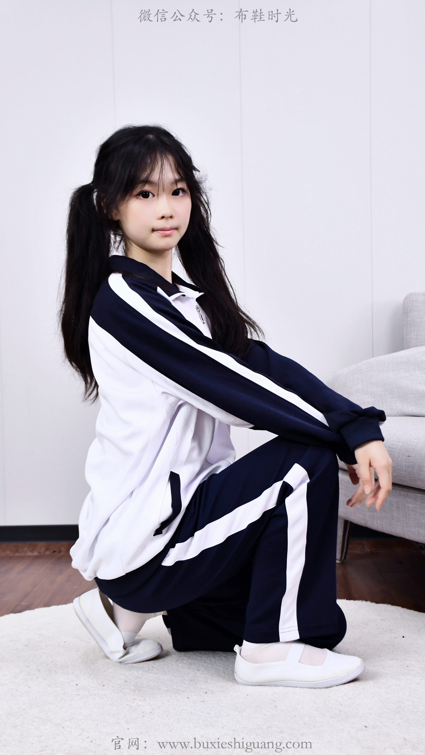 377/蕊蕊~【校服韶华】一室清浅光景，校服少女百态，藏着青春烂漫模样。