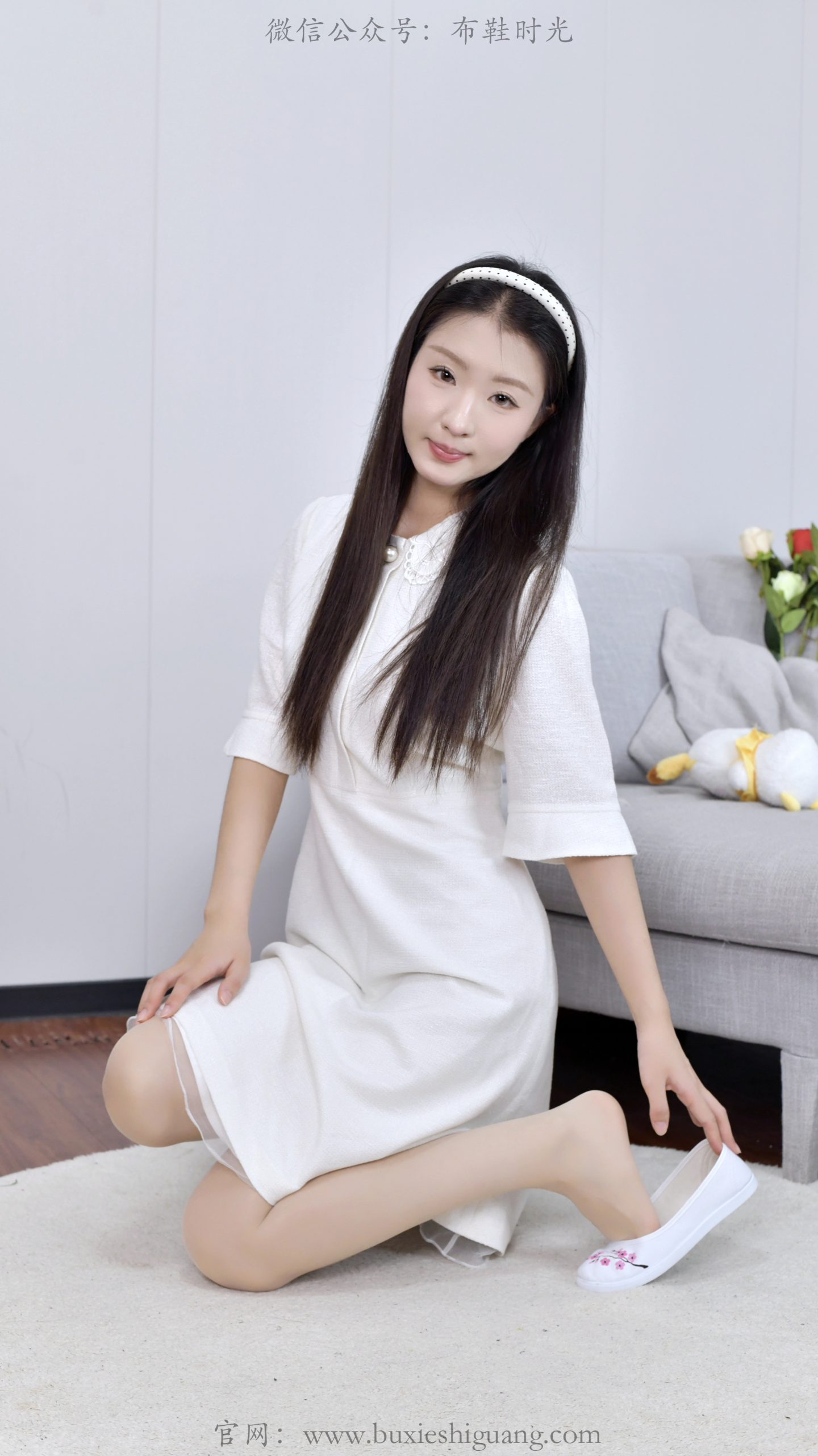382/月月~【素衣温婉】室内简约摆拍，素裙布鞋演绎温婉东方氛围感。