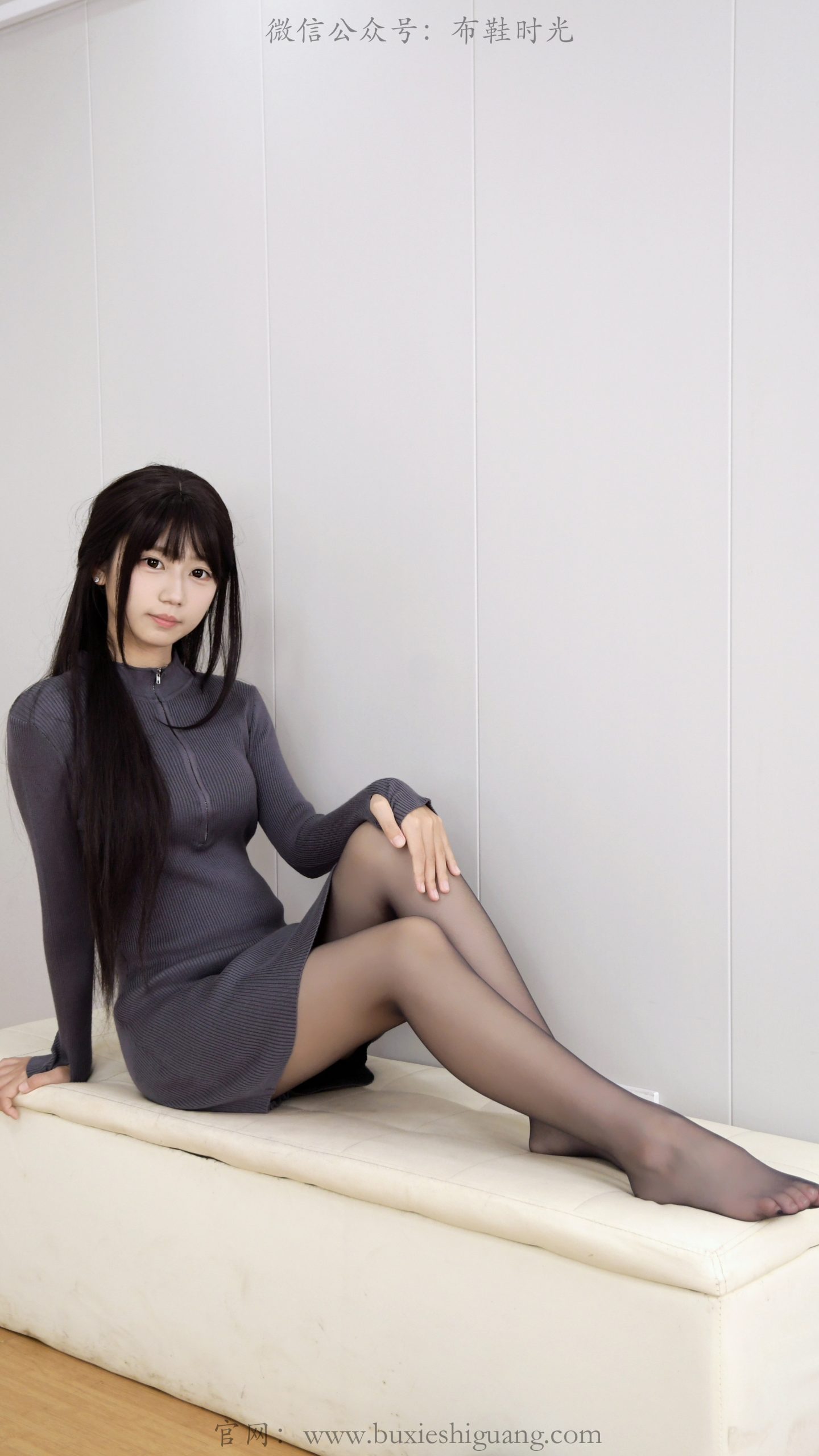 390/小柔~【温婉静韵】素室凝温婉，衣袜衬身姿，静立闲坐尽是温柔。